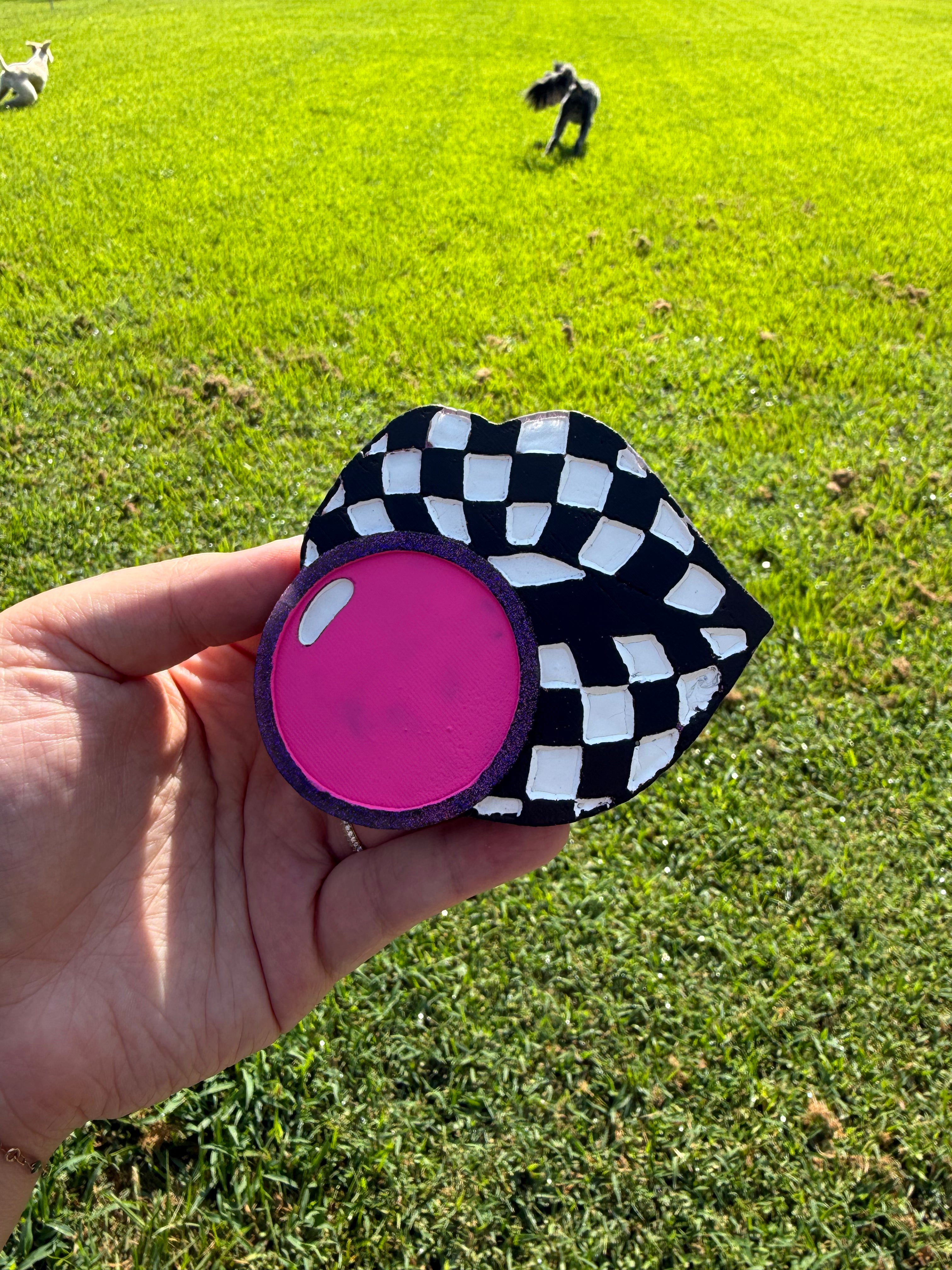 Checkered Lips Blowing Bubblegum Freshie